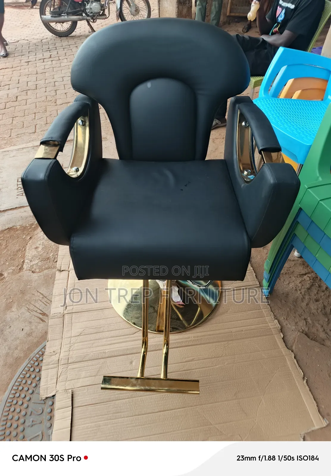 Saloon Chair