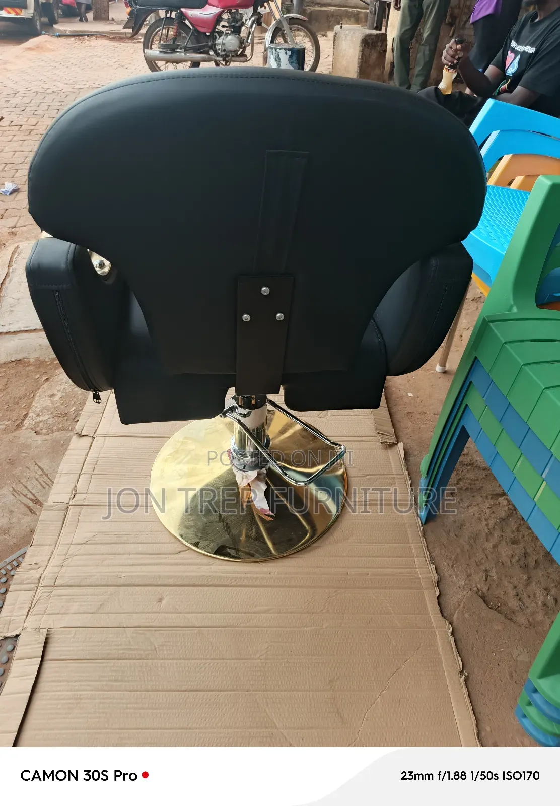Saloon Chair