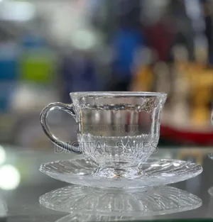 Bautiful Glass Cups and Saucers 6pcs