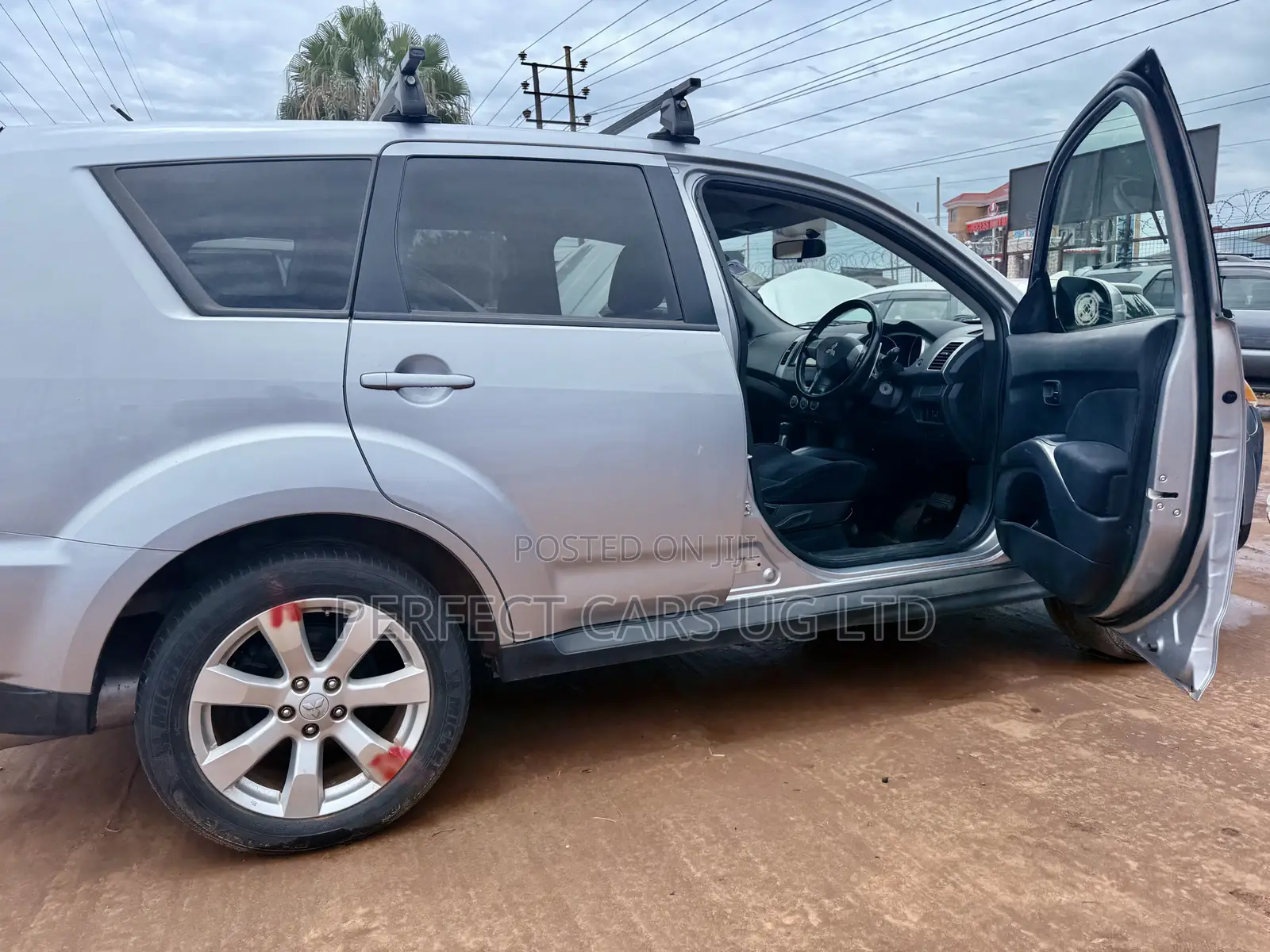 Mitsubishi Outlander 2011 Silver