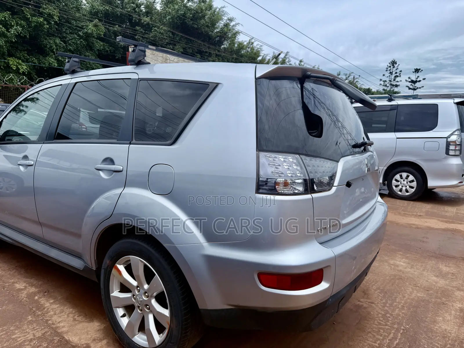Mitsubishi Outlander 2011 Silver