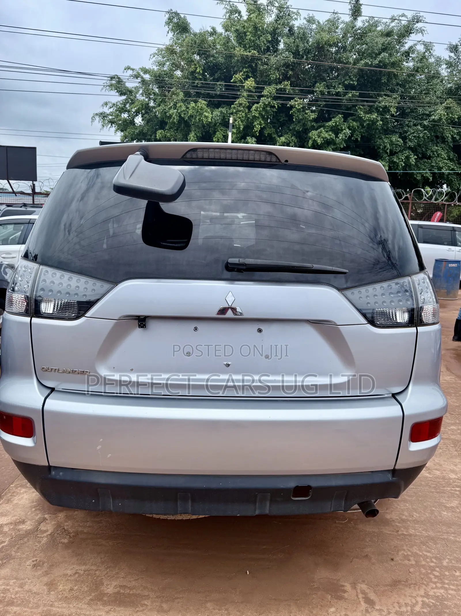 Mitsubishi Outlander 2011 Silver