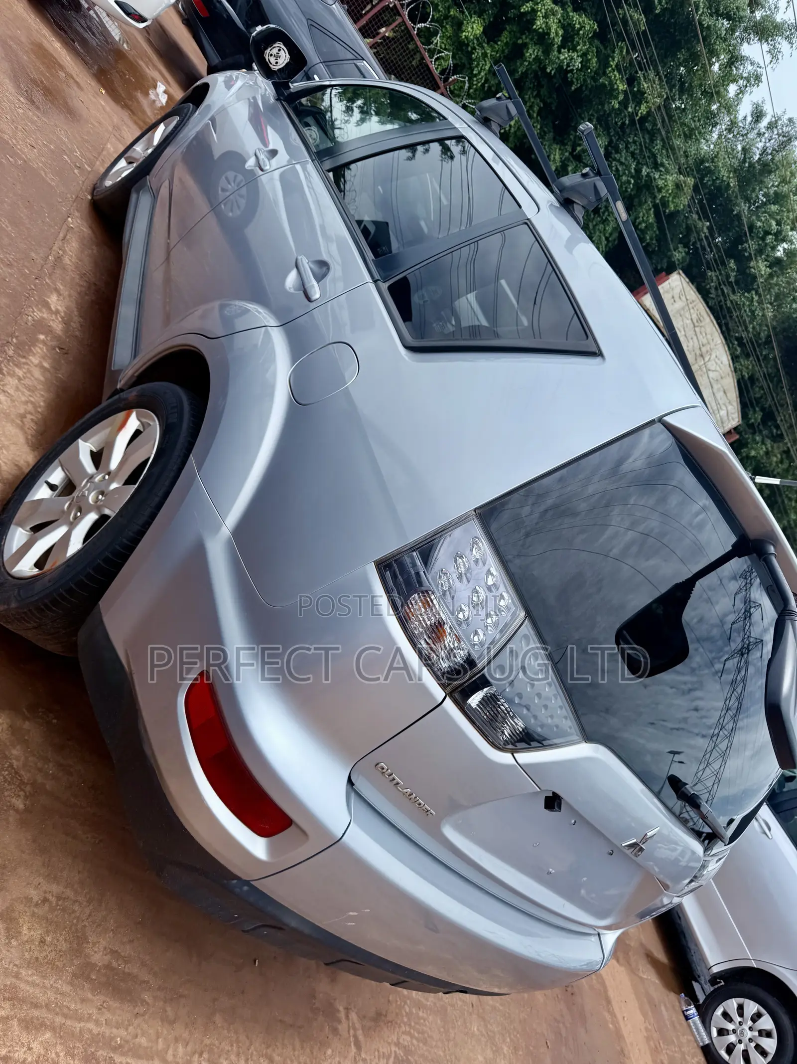 Mitsubishi Outlander 2011 Silver