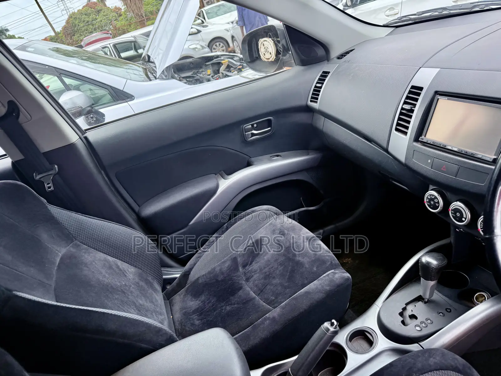 Mitsubishi Outlander 2011 Silver
