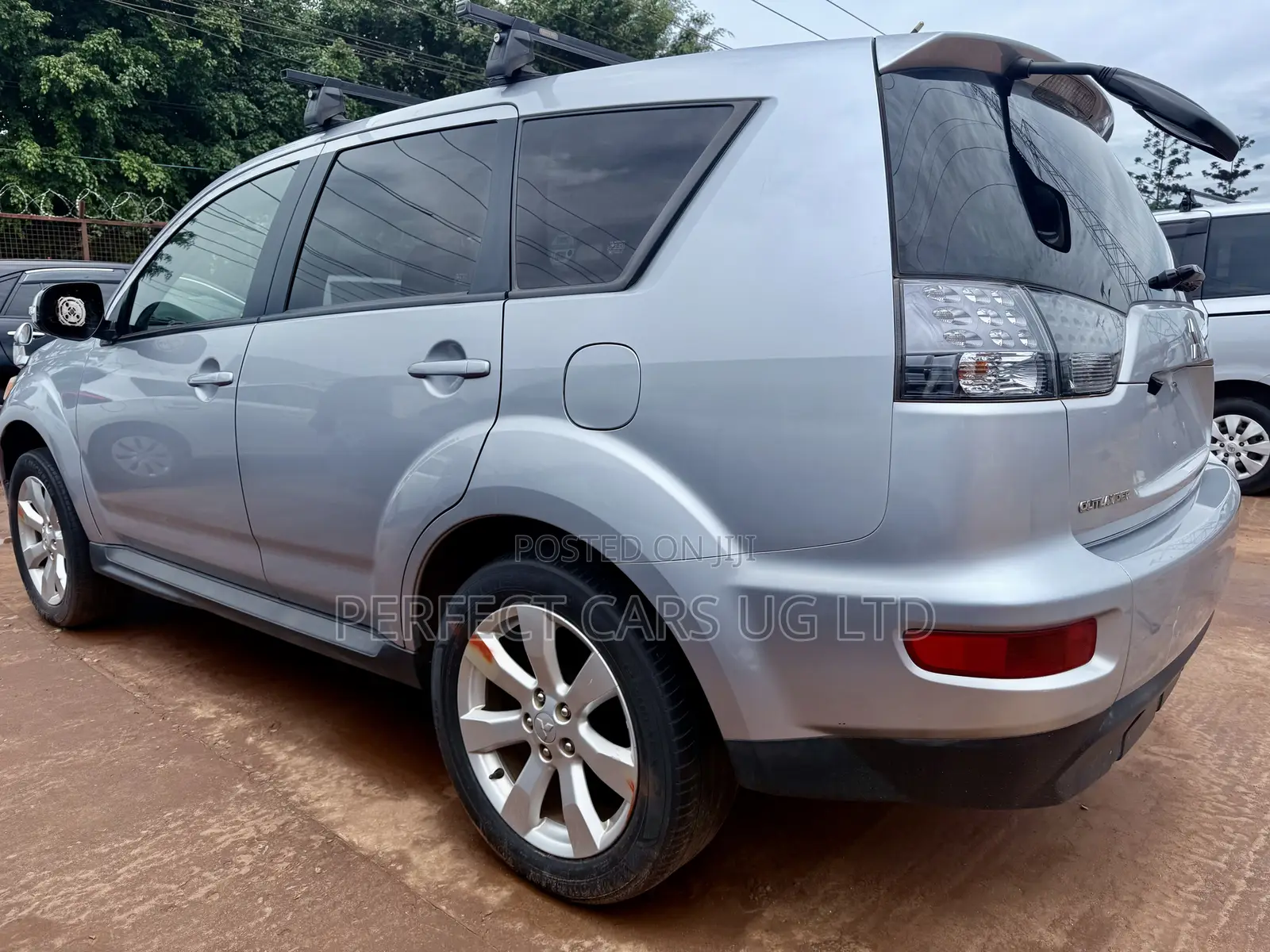 Mitsubishi Outlander 2011 Silver