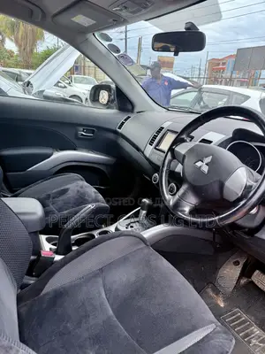 Mitsubishi Outlander 2011 Silver