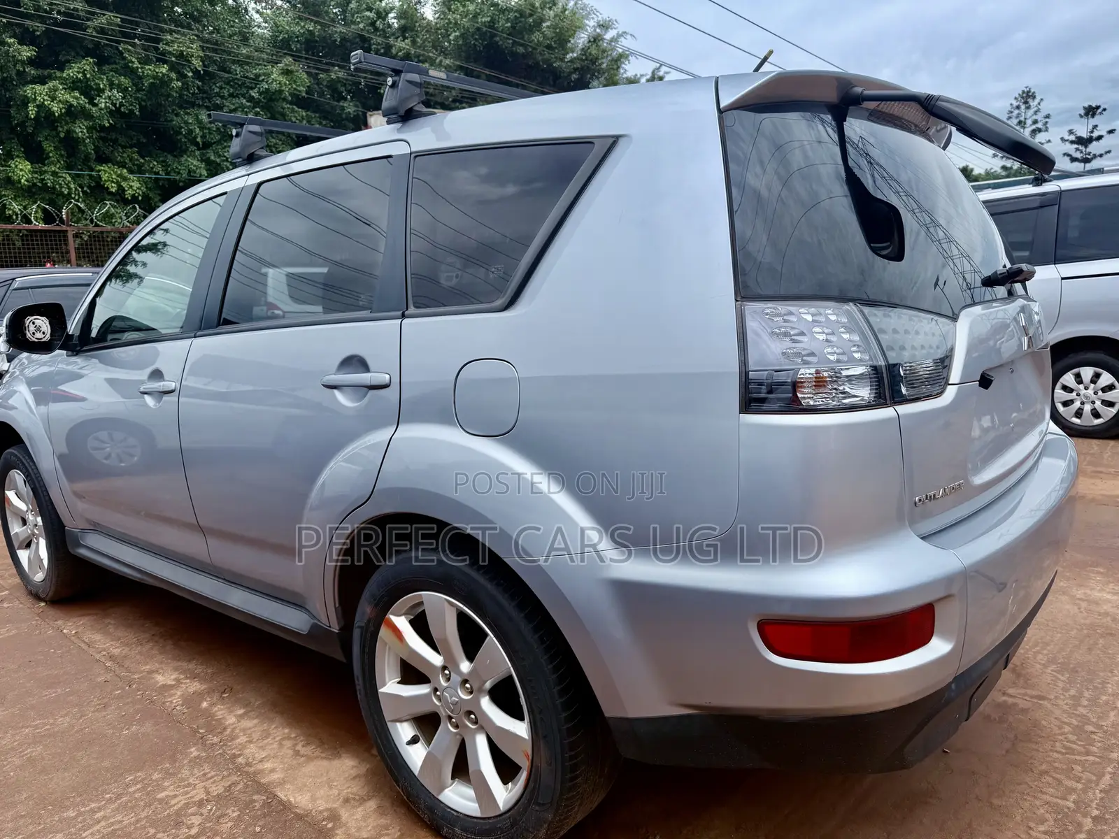 Mitsubishi Outlander 2011 Silver