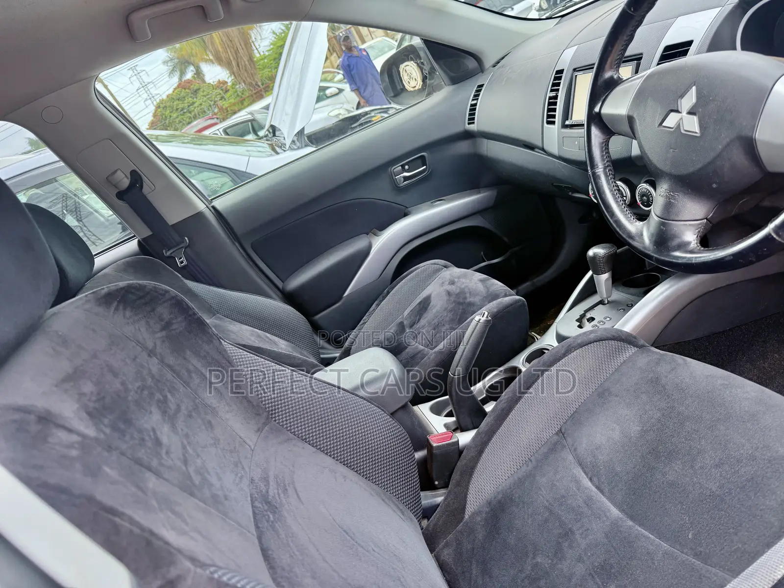 Mitsubishi Outlander 2011 Silver