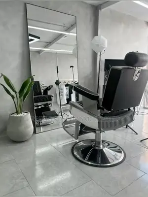 Saloon Barber Chair Fancy Decor