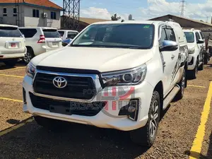Toyota Hilux 2019 White