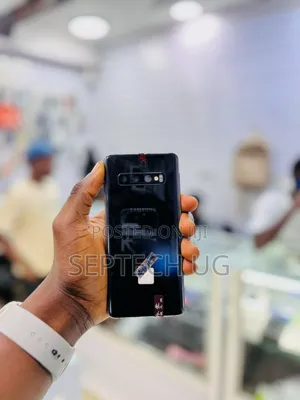 New Samsung Galaxy S10 128 GB Black