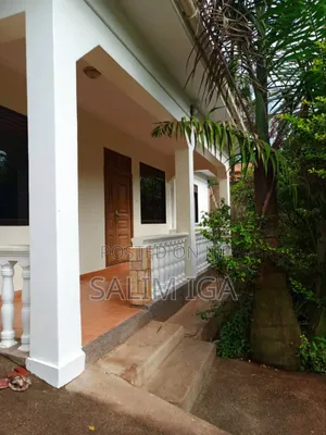 3bdrm Chalet in Kololo Property, Central Division for rent