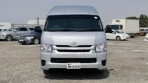 Toyota HiAce 2017 White