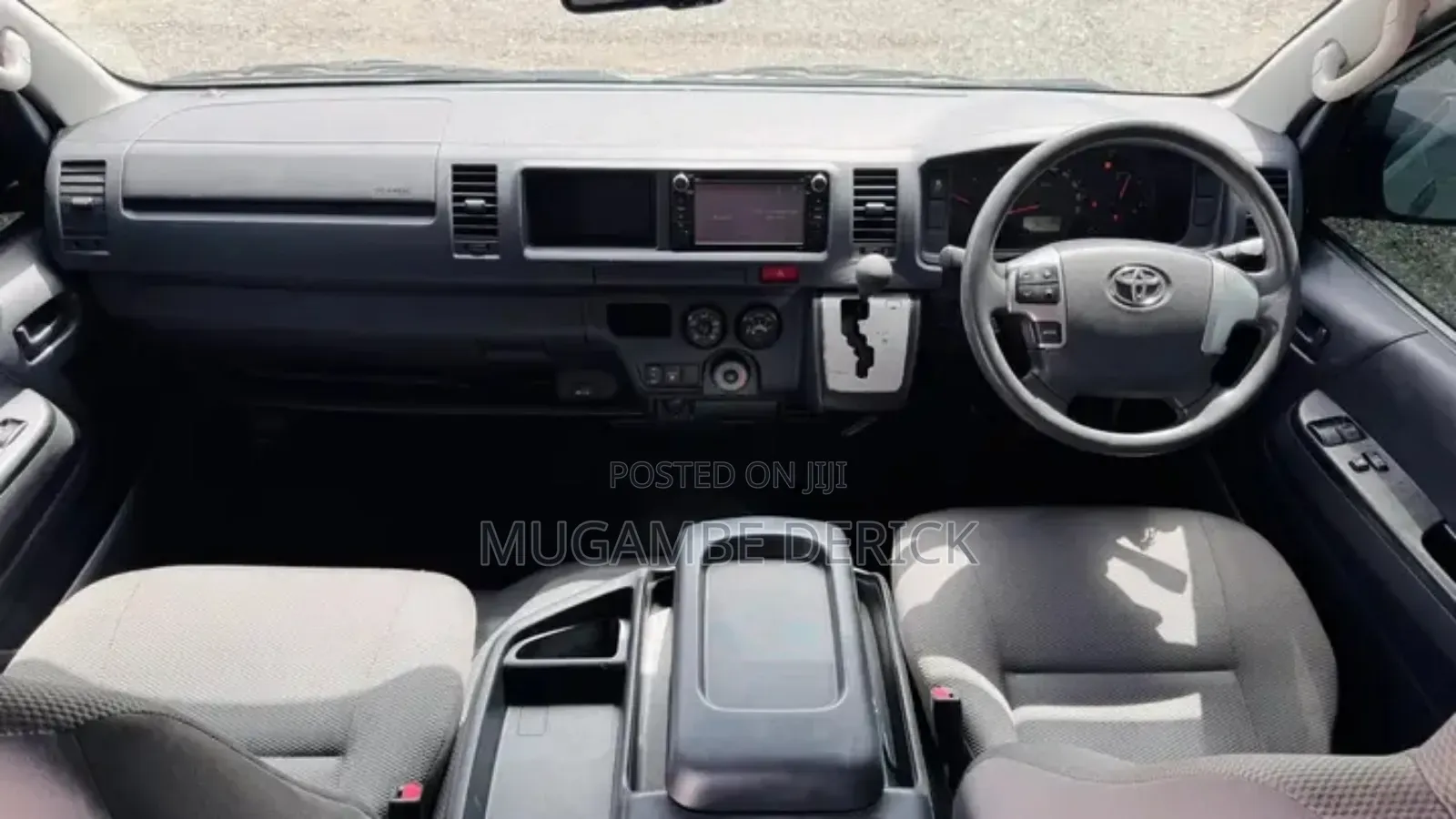 Toyota HiAce 2017 White
