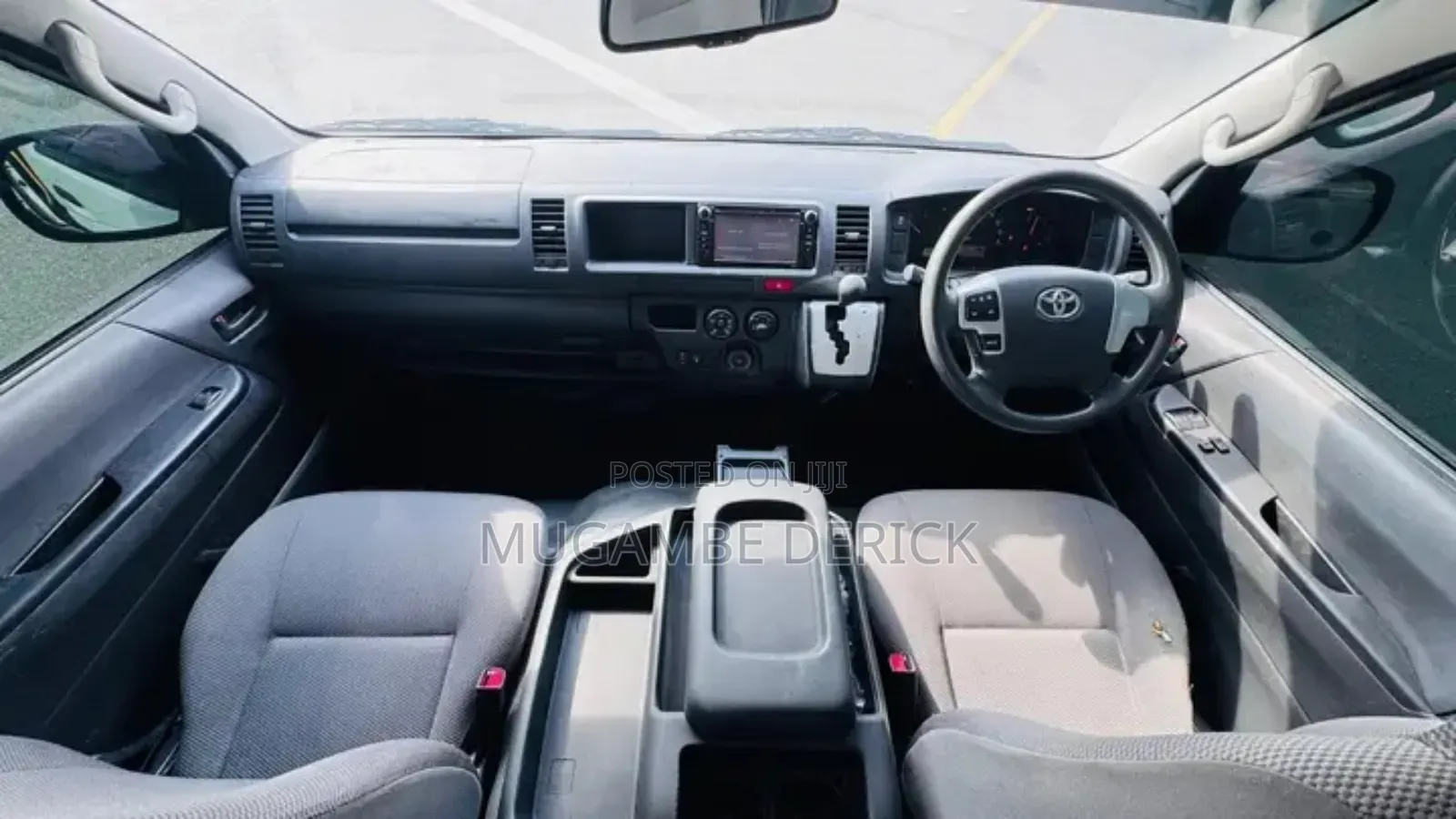 Toyota HiAce 2015 White