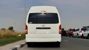 Toyota HiAce 2015 White