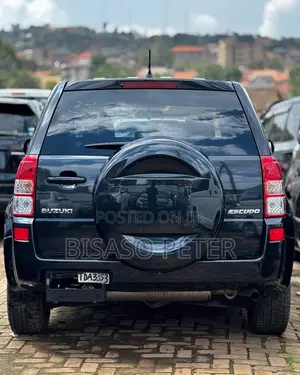 Suzuki Escudo 2012 Black