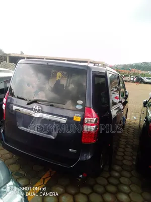 Toyota Noah 2012 Blue