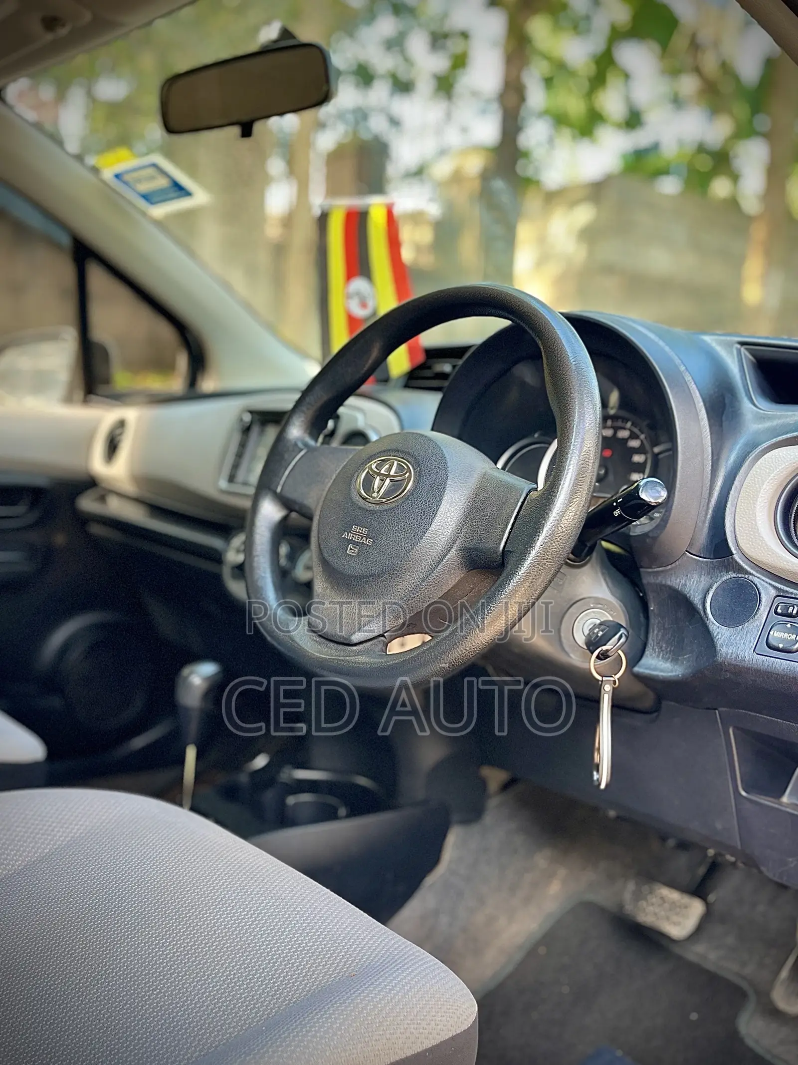 Toyota Vitz 1.3 FWD 5dr 2014 Silver