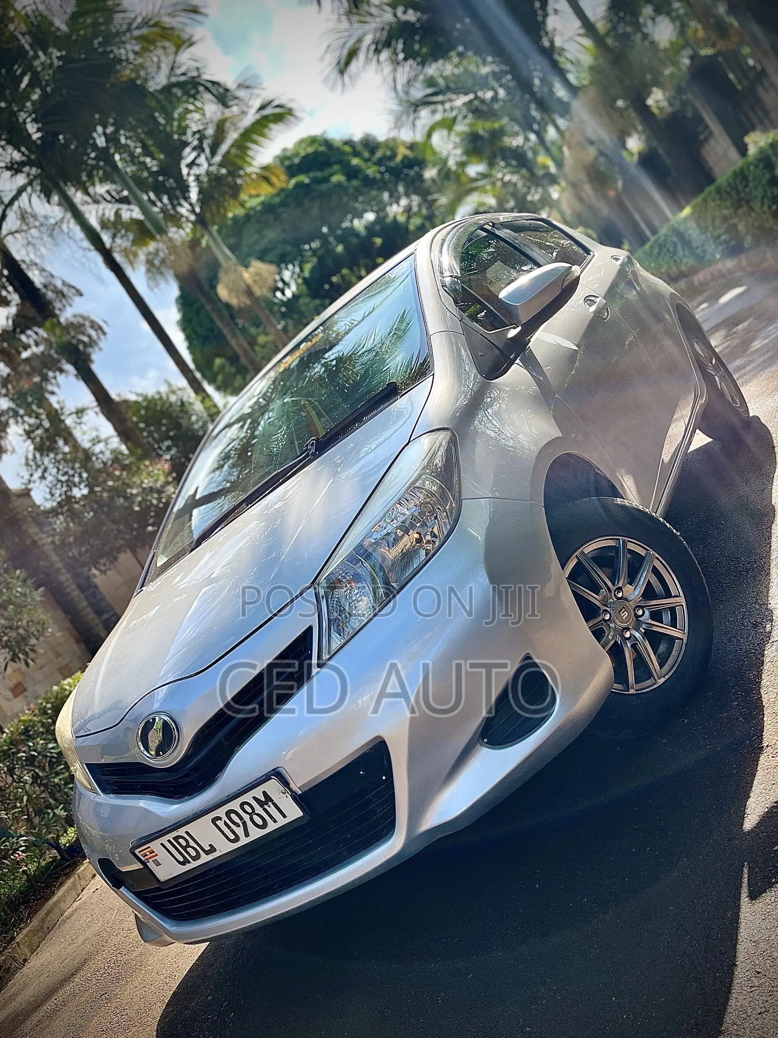Toyota Vitz 1.3 FWD 5dr 2014 Silver