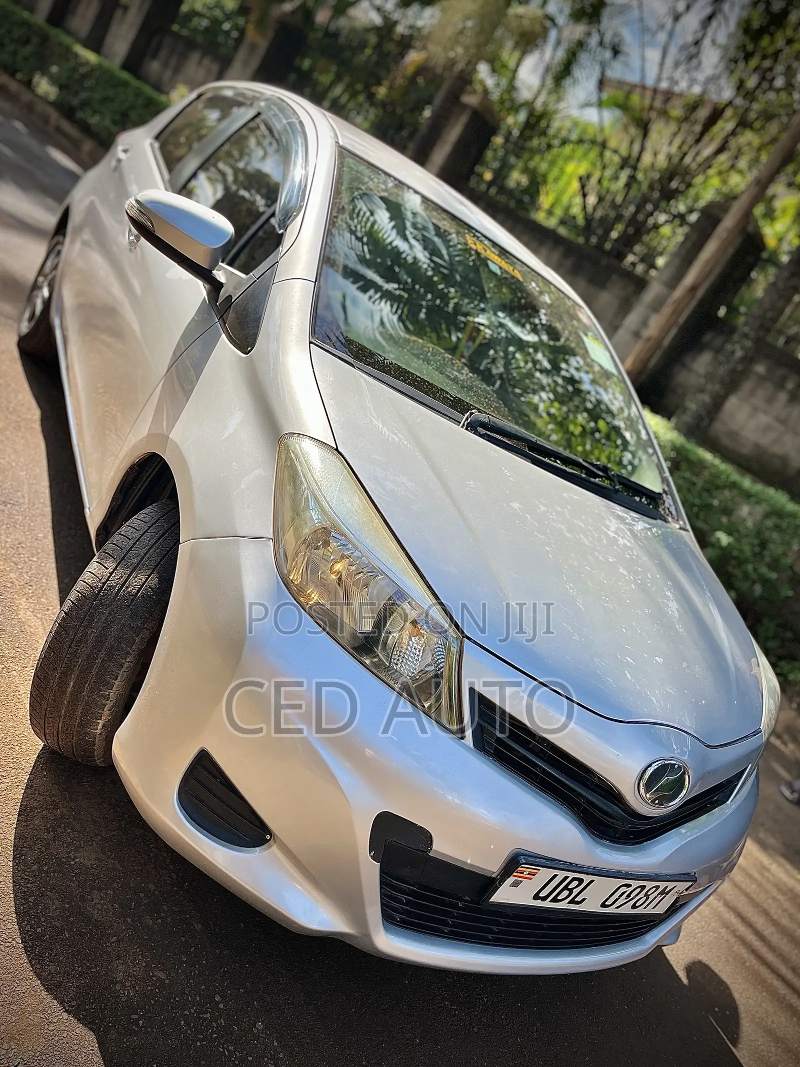 Toyota Vitz 1.3 FWD 5dr 2014 Silver