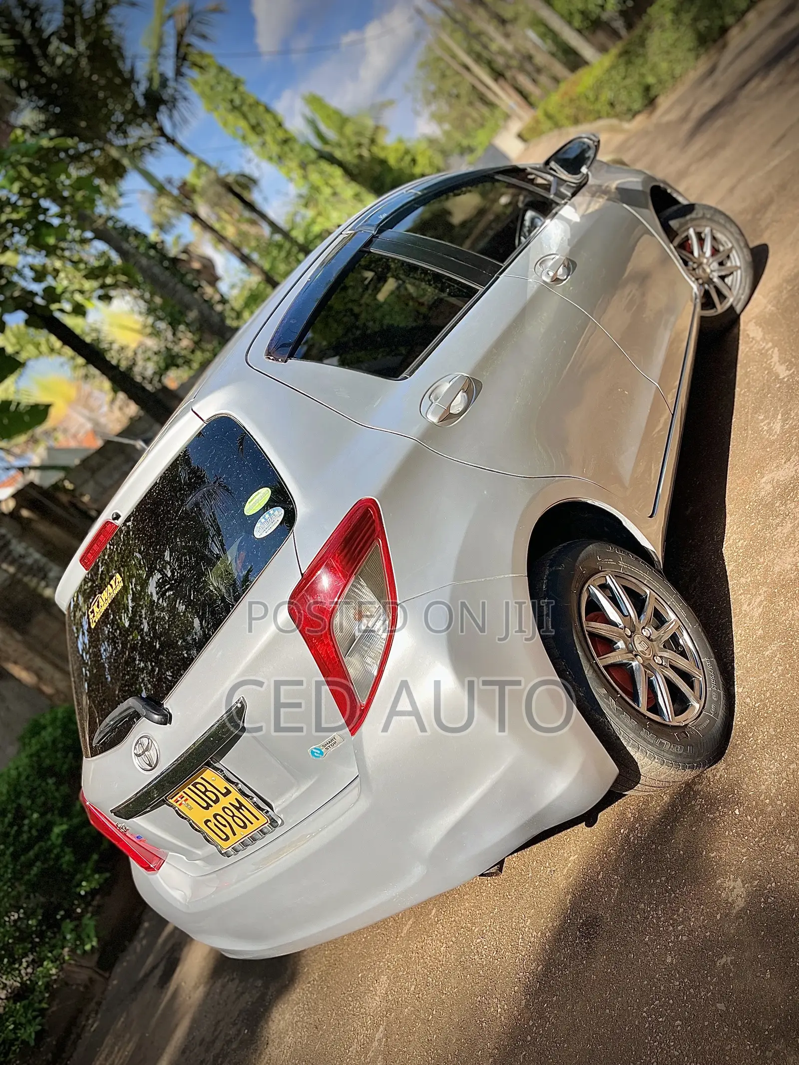 Toyota Vitz 1.3 FWD 5dr 2014 Silver