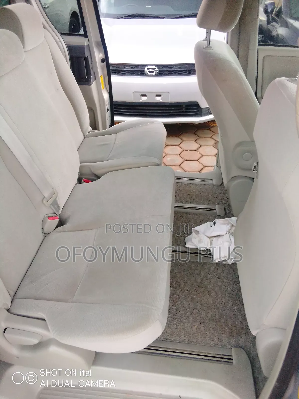 Toyota Noah 2013 Gold