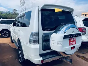 Mitsubishi Pajero 2012 White
