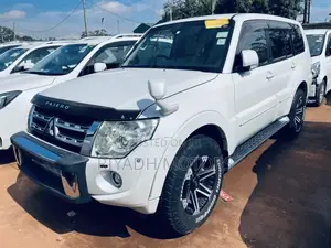 Mitsubishi Pajero 2012 White