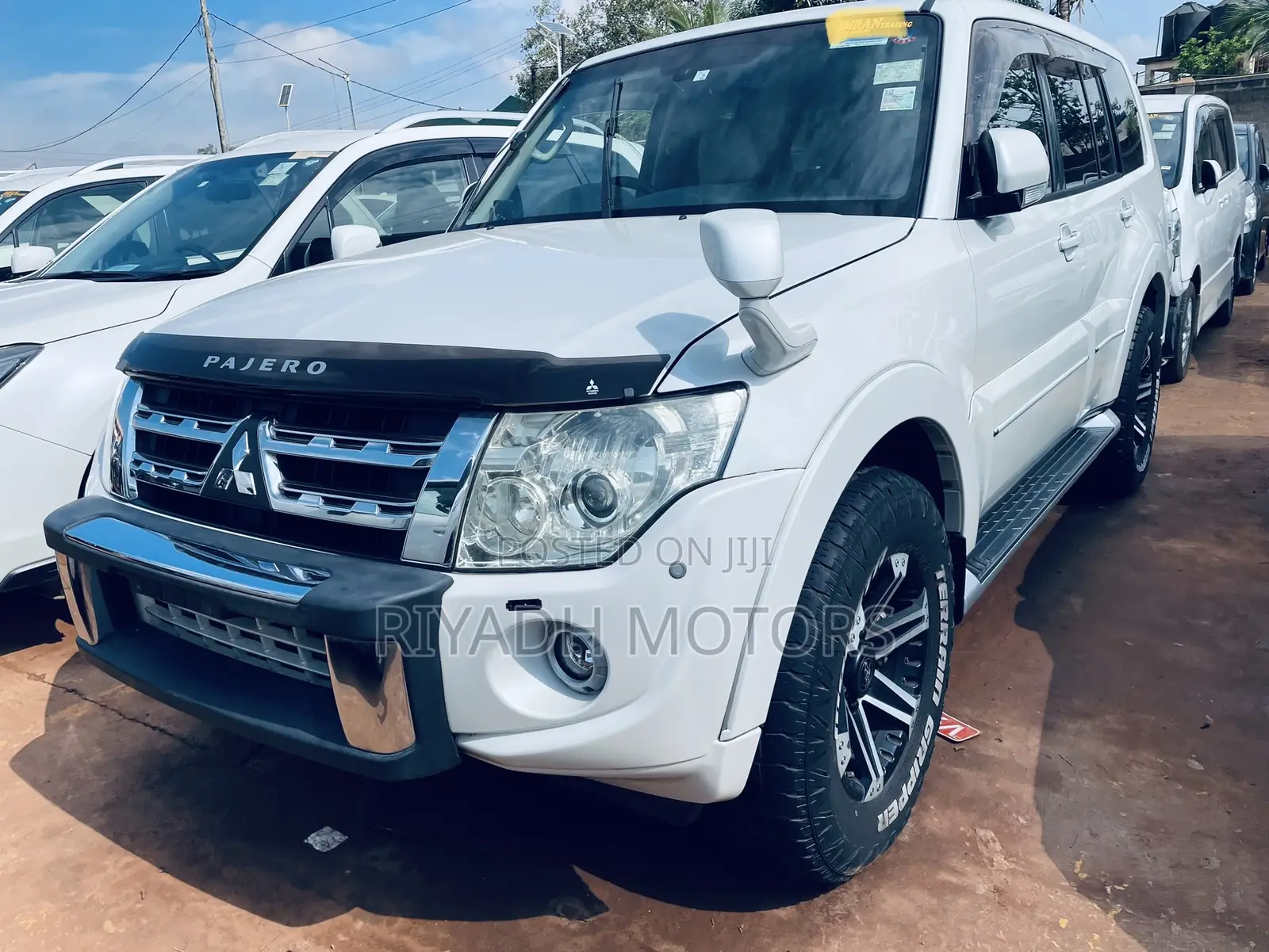 Mitsubishi Pajero 2012 White