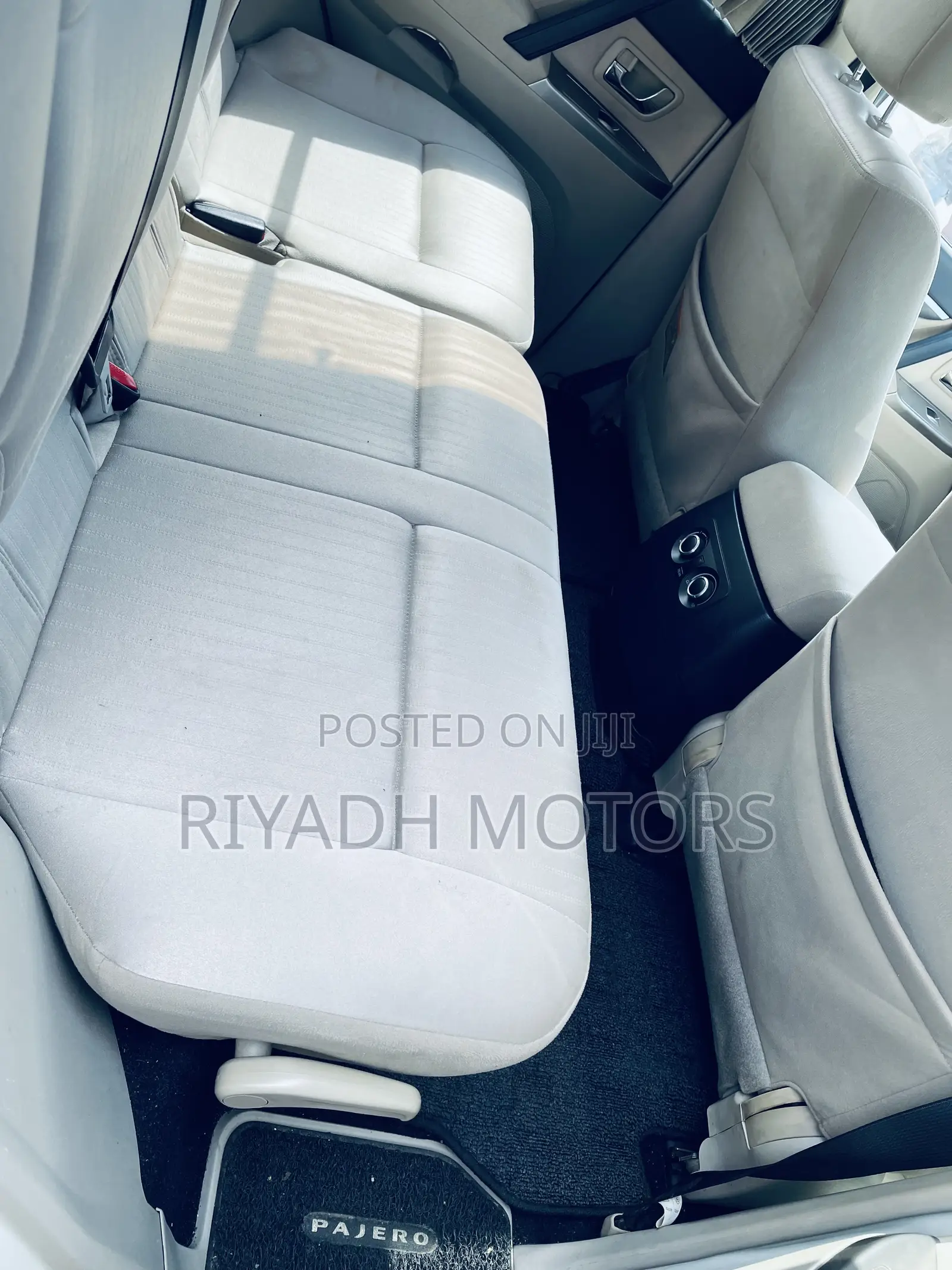 Mitsubishi Pajero 2012 White