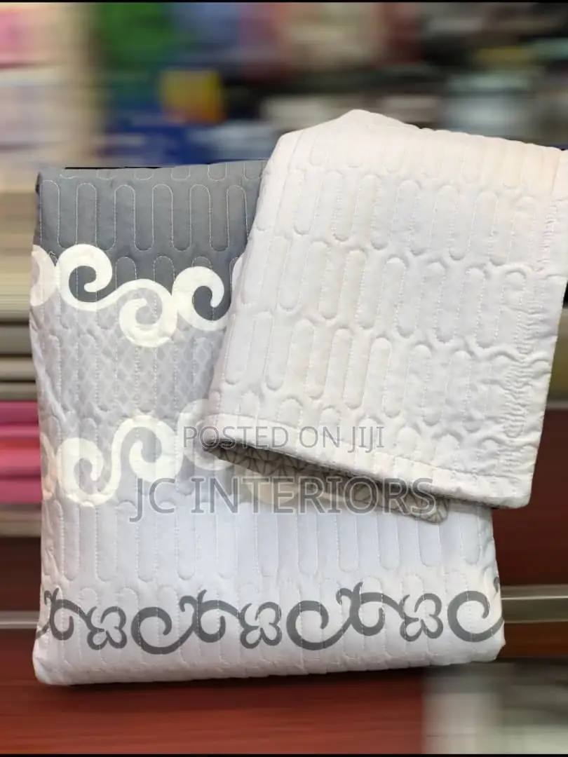 Moderm Stype Beddings : 4 Pieces Bed Spread