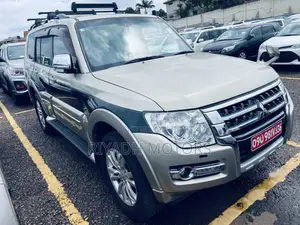 Mitsubishi Pajero 2016 Gold