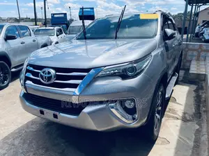 Toyota Fortuner 2016 Silver