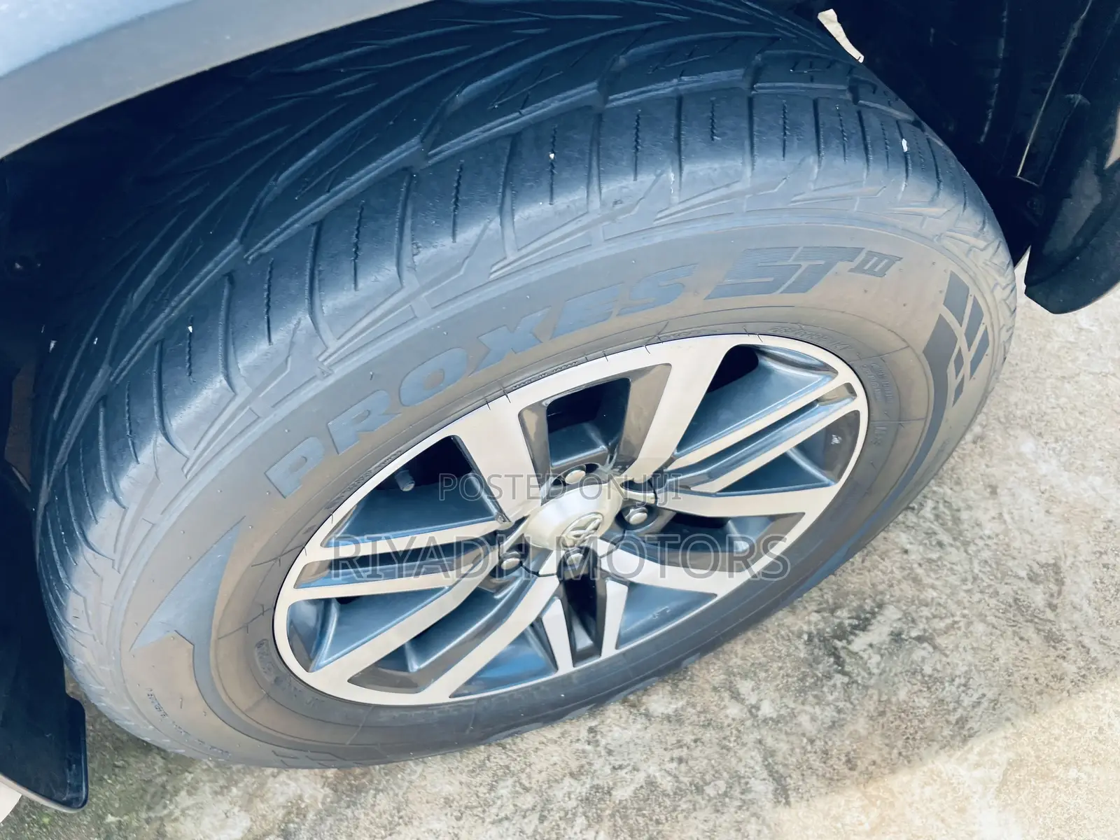 Toyota Fortuner 2016 Silver