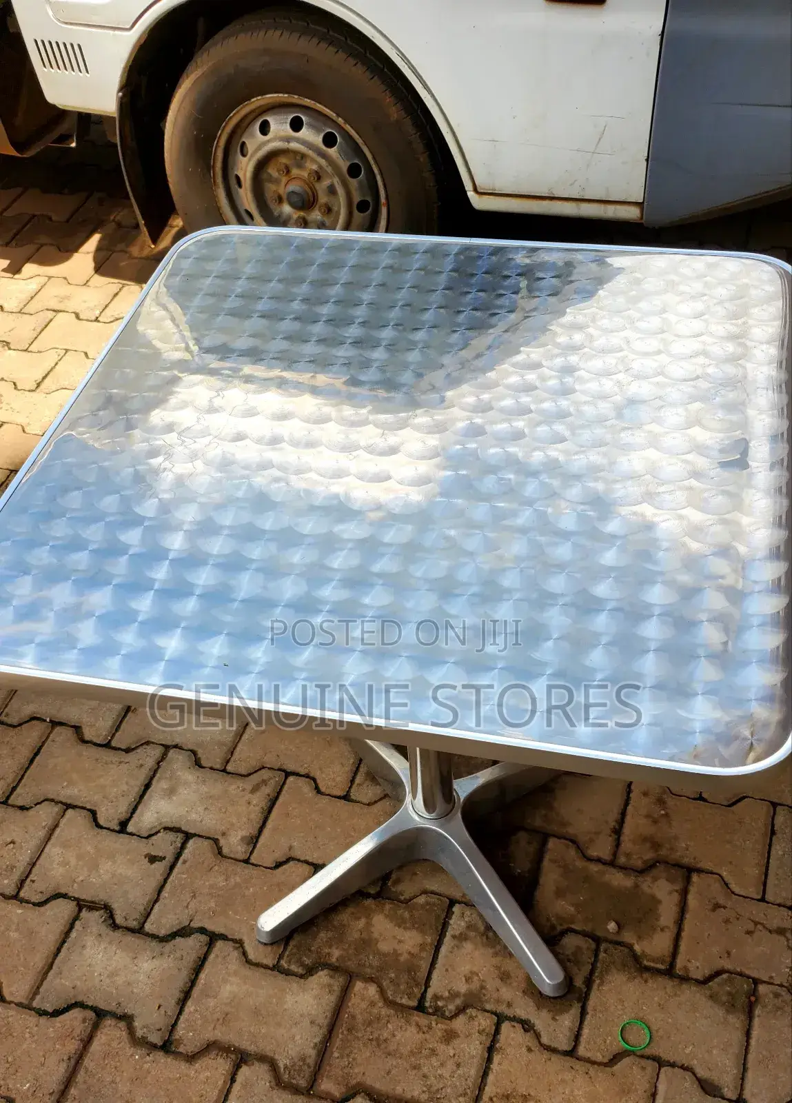 Aluminum Indoor and Outdoor Table (Metallic)