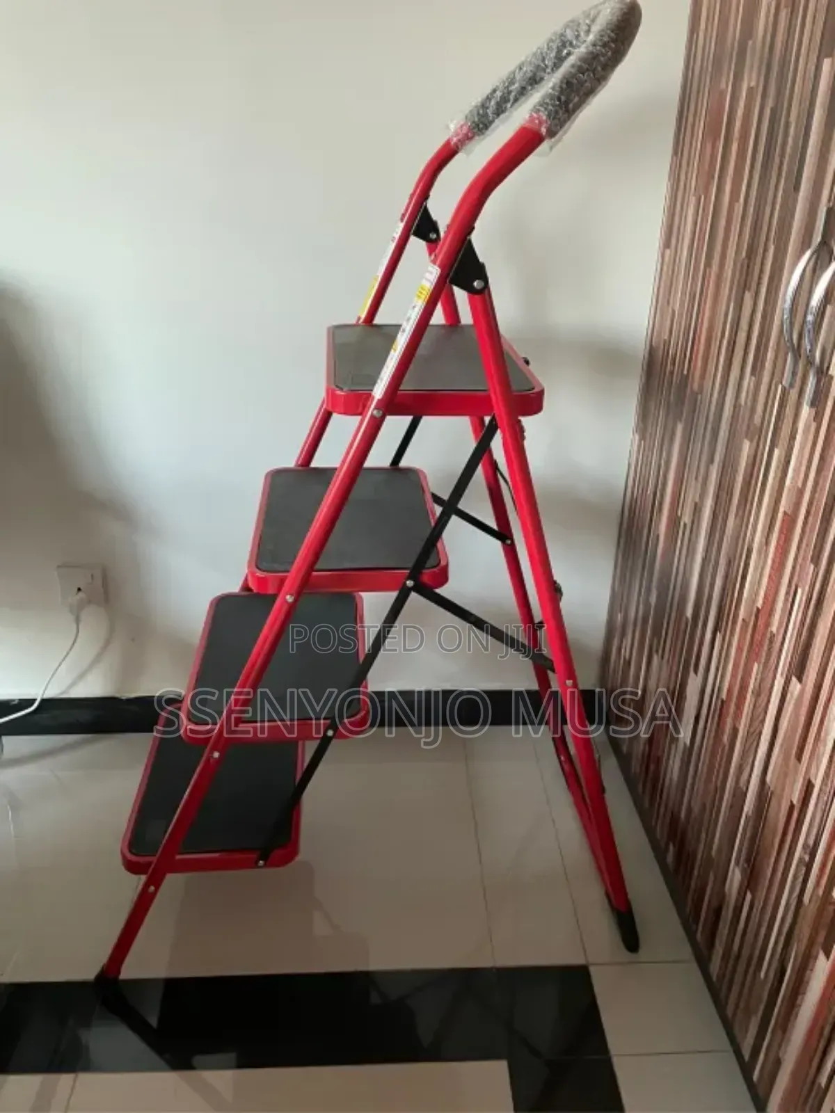 Telescopic Ladder - 4-Step Portable Step Stool With Handle