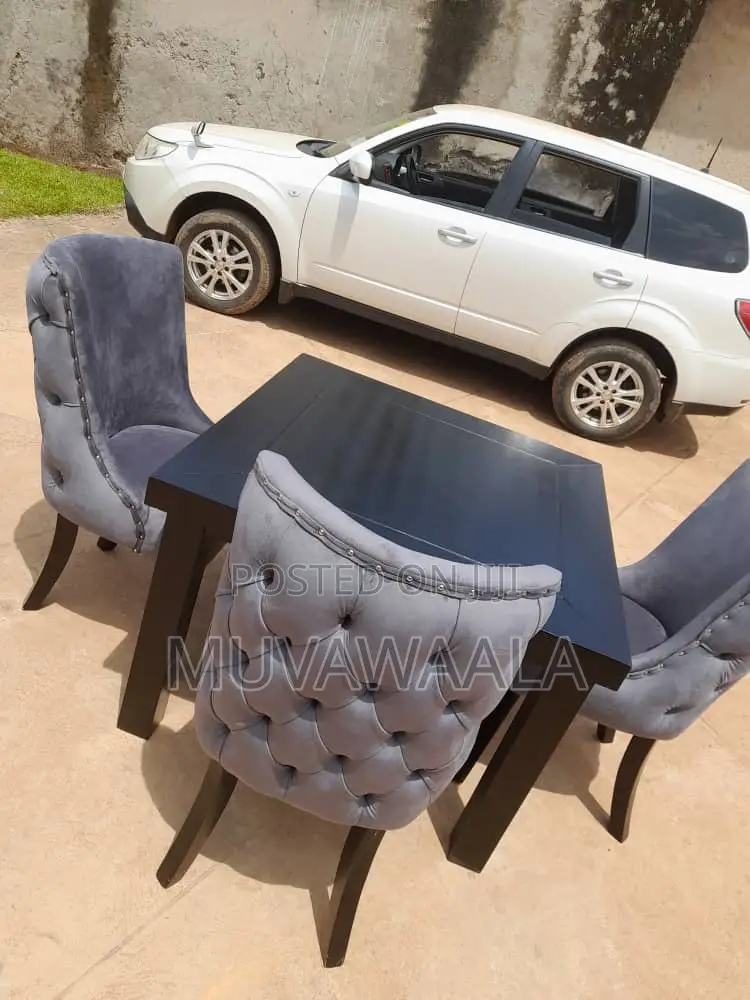 DDT Dinning Table