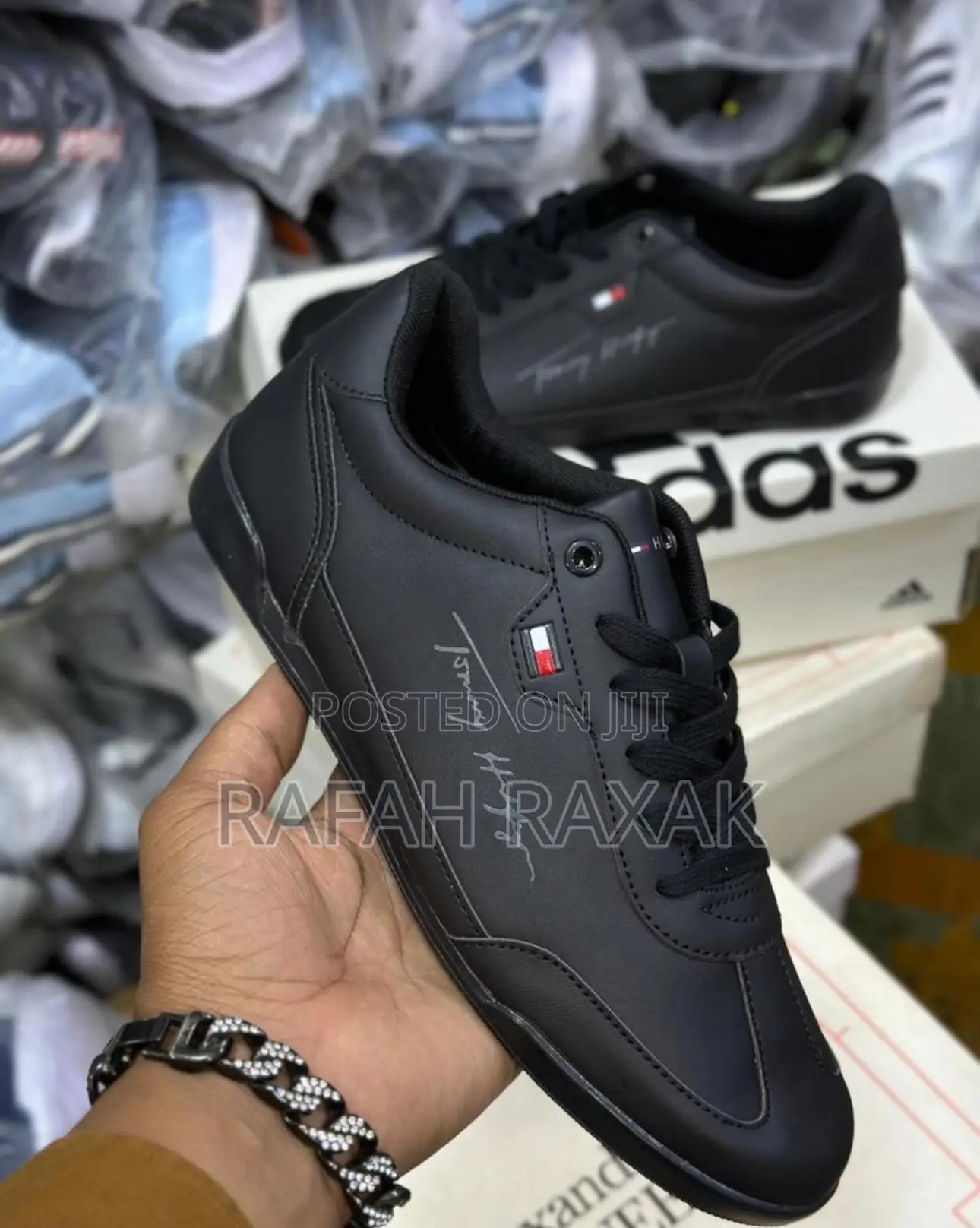 Original Triple Black Tommy Hilfiger Classic Sneakers