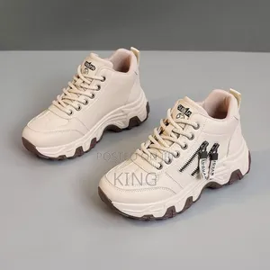 Uncut Girlie Sneakers