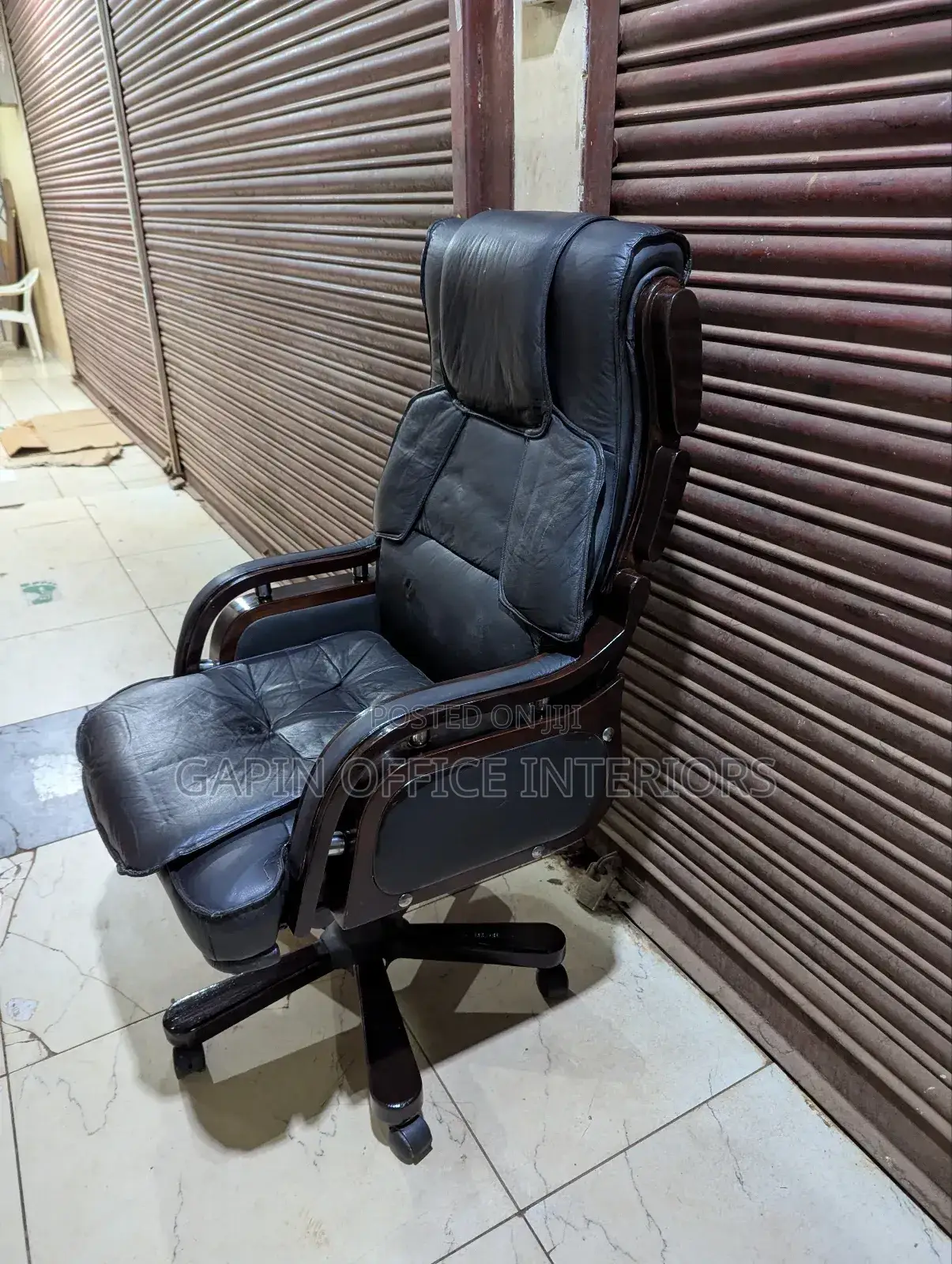 Executive Office Chair With Adjustable Heights