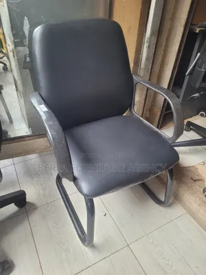 Static Leather Office Seat