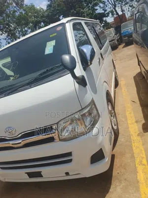 Toyota HiAce 2011 White