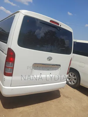 Toyota HiAce 2011 White