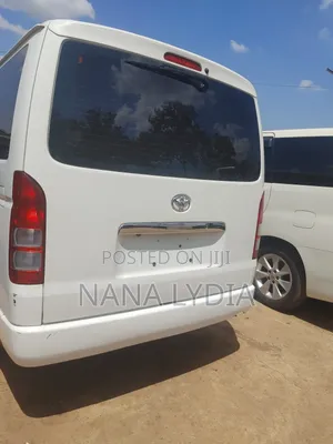 Toyota HiAce 2011 White
