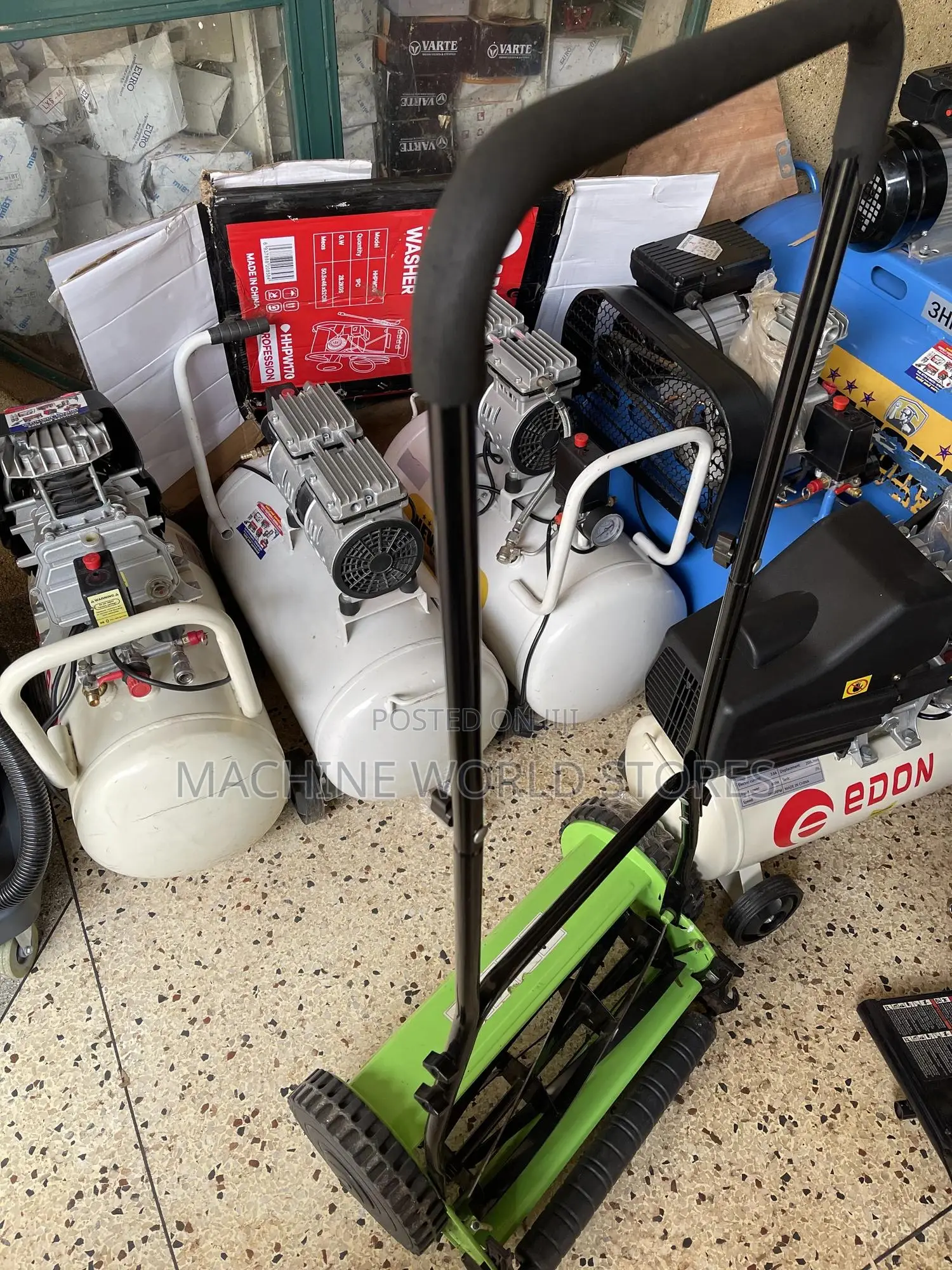 Manual Mower Machine