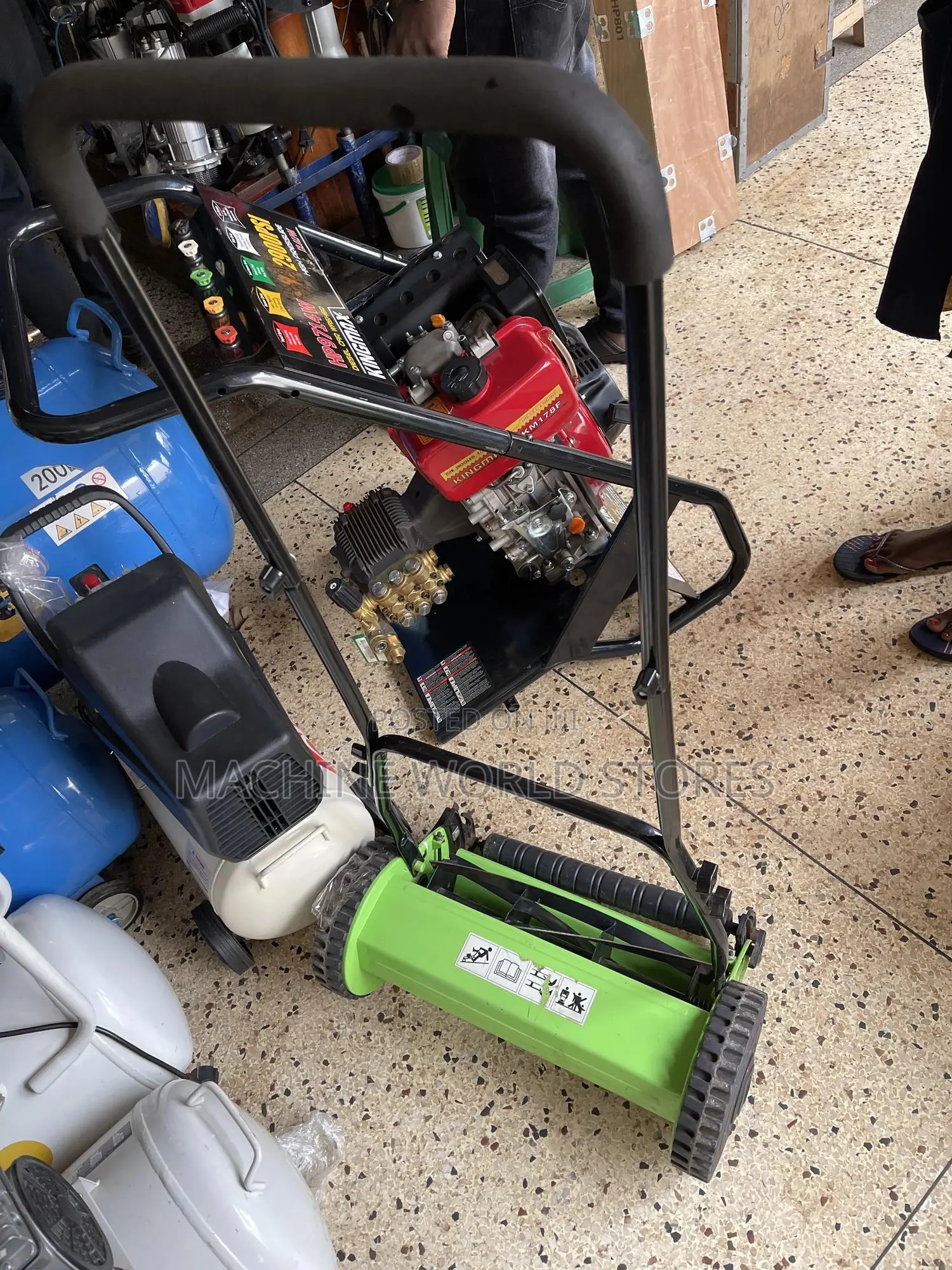 Manual Mower Machine