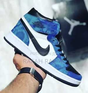 Unisex Blue Vintage Nike Air Jordan 1 Retro High Sneakers