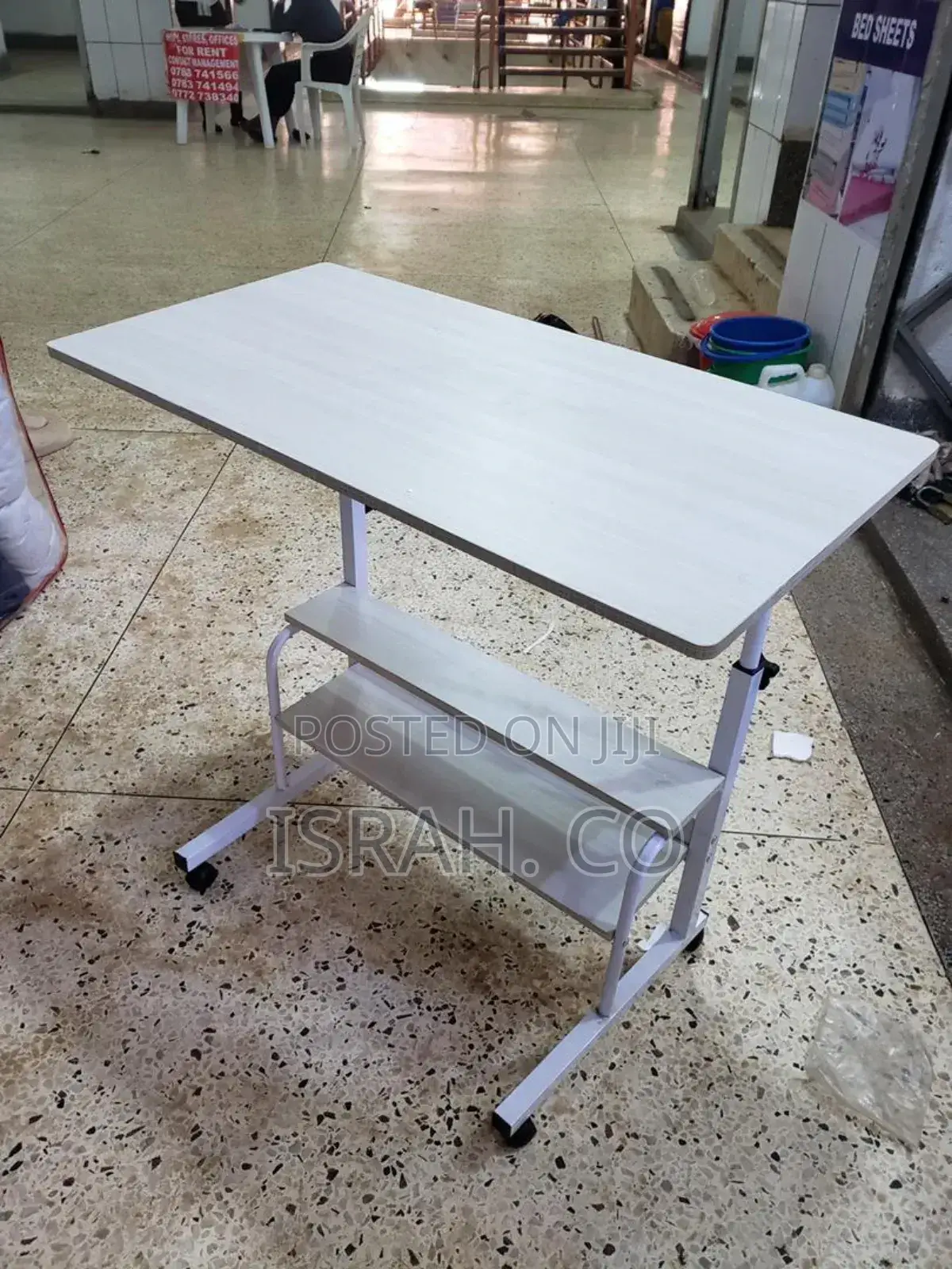 Mobile Computer Table
