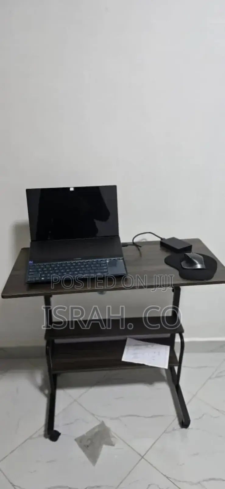 Mobile Computer Table